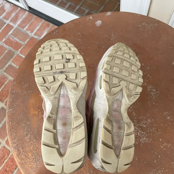 Nike heritage Air Max 95
Plant Color Collection Beige womens sz 9 - Picture 7 of 8